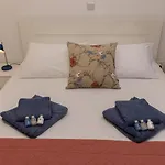 105 Kings Palace - Fabulous 2 Bed, 2 Bath, Large Patio With Garden - Sea Views Paphos
