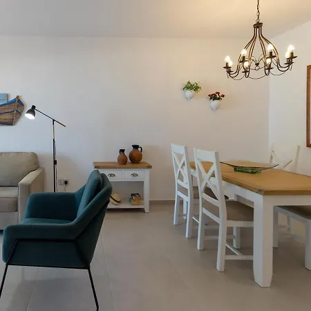 105 Kings Palace - Fabulous 2 Bed, 2 Bath, Large Patio With Garden - Sea Views *