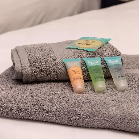 105 Kings Palace - Fabulous 2 Bed, 2 Bath, Large Patio With Garden - Sea Views Pafos