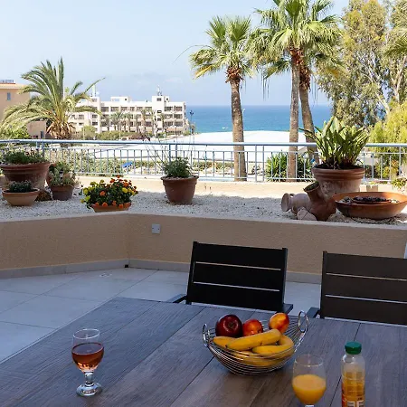 Apartament 105 Kings Palace - Fabulous 2 Bed, 2 Bath, Large Patio With Garden - Sea Views *