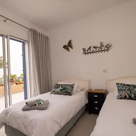 Appartement 105 Kings Palace - Fabulous 2 Bed, 2 Bath, Large Patio With Garden - Sea Views Paphos