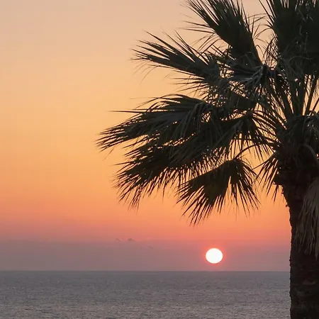 Appartement 105 Kings Palace - Fabulous 2 Bed, 2 Bath, Large Patio With Garden - Sea Views Paphos