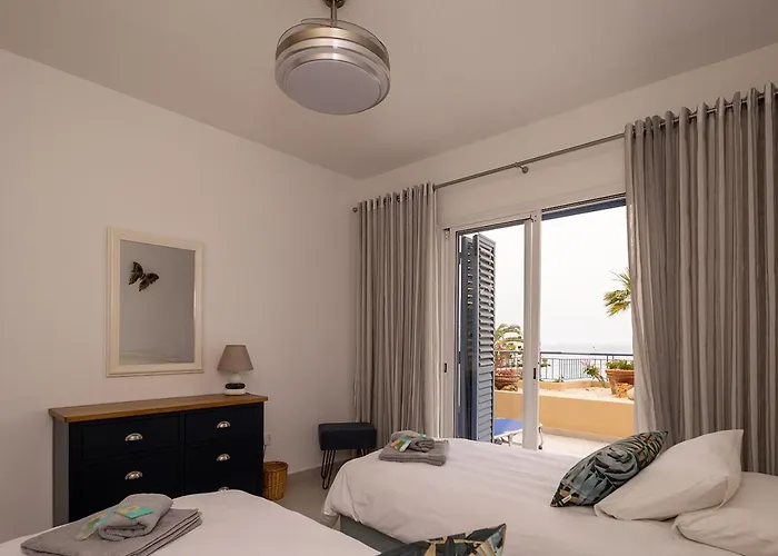 105 Kings Palace - Fabulous 2 Bed, 2 Bath, Large Patio With Garden - Sea Views