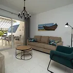 105 Kings Palace - Fabulous 2 Bed, 2 Bath, Large Patio With Garden - Sea Views Apartment Paphos