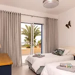 105 Kings Palace - Fabulous 2 Bed, 2 Bath, Large Patio With Garden - Sea Views Apartment *