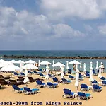 105 Kings Palace - Fabulous 2 Bed, 2 Bath, Large Patio With Garden - Sea Views Paphos