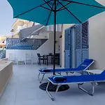105 Kings Palace - Fabulous 2 Bed, 2 Bath, Large Patio With Garden - Sea Views Apartment Paphos