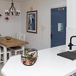 105 Kings Palace - Fabulous 2 Bed, 2 Bath, Large Patio With Garden - Sea Views Paphos