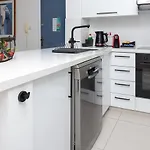 105 Kings Palace - Fabulous 2 Bed, 2 Bath, Large Patio With Garden - Sea Views