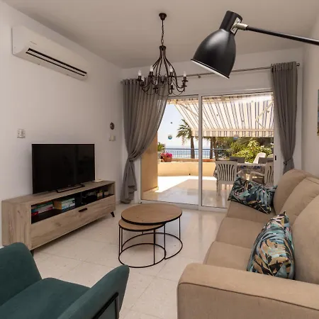 Apartman 105 Kings Palace - Fabulous 2 Bed, 2 Bath, Large Patio With Garden - Sea Views Paphos