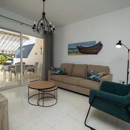 105 Kings Palace - Fabulous 2 Bed, 2 Bath, Large Patio With Garden - Sea Views Apartman Paphos