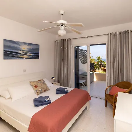 105 Kings Palace - Fabulous 2 Bed, 2 Bath, Large Patio With Garden - Sea Views