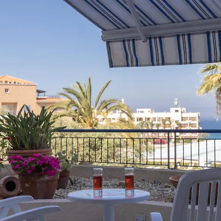 105 Kings Palace - Fabulous 2 Bed, 2 Bath, Large Patio With Garden - Sea Views Apartman Paphos