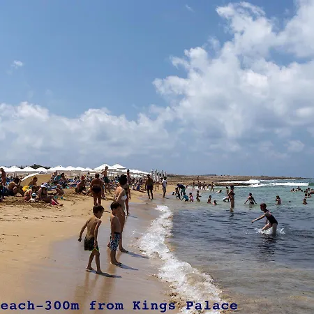 Apartman 105 Kings Palace - Fabulous 2 Bed, 2 Bath, Large Patio With Garden - Sea Views Paphos