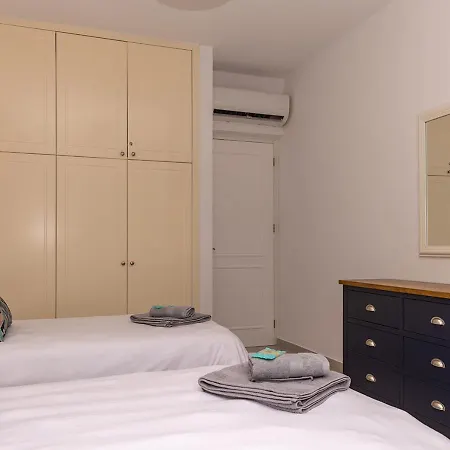 105 Kings Palace - Fabulous 2 Bed, 2 Bath, Large Patio With Garden - Sea Views شقة