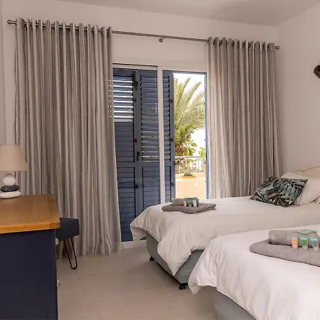 105 Kings Palace - Fabulous 2 Bed, 2 Bath, Large Patio With Garden - Sea Views *