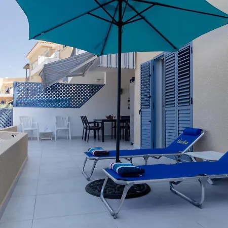 105 Kings Palace - Fabulous 2 Bed, 2 Bath, Large Patio With Garden - Sea Views Apartman Paphos