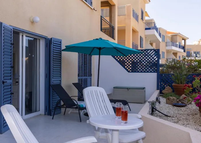 105 Kings Palace - Fabulous 2 Bed, 2 Bath, Large Patio With Garden - Sea Views *