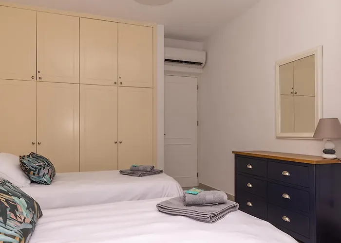 105 Kings Palace - Fabulous 2 Bed, 2 Bath, Large Patio With Garden - Sea Views Apartmán