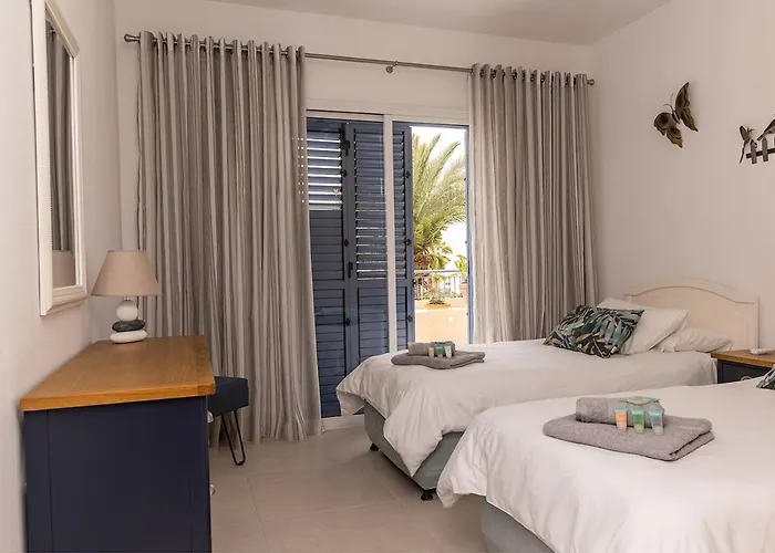 105 Kings Palace - Fabulous 2 Bed, 2 Bath, Large Patio With Garden - Sea Views *