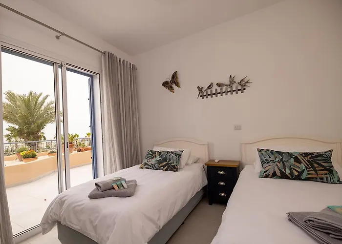 Apartamento 105 Kings Palace - Fabulous 2 Bed, 2 Bath, Large Patio With Garden - Sea Views Pafos