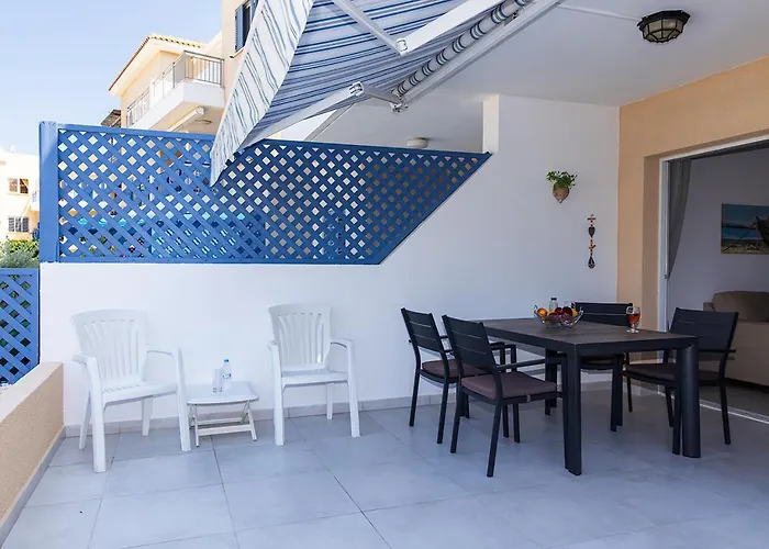 105 Kings Palace - Fabulous 2 Bed, 2 Bath, Large Patio With Garden - Sea Views *