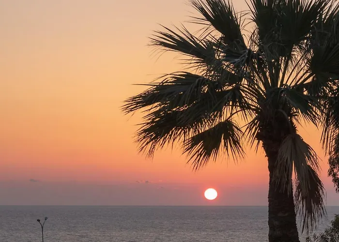 Apartamento 105 Kings Palace - Fabulous 2 Bed, 2 Bath, Large Patio With Garden - Sea Views Paphos