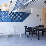 105 Kings Palace - Fabulous 2 Bed, 2 Bath, Large Patio With Garden - Sea Views *