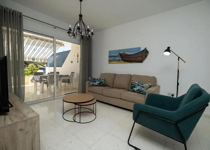 105 Kings Palace - Fabulous 2 Bed, 2 Bath, Large Patio With Garden - Sea Views アパート パ フォス