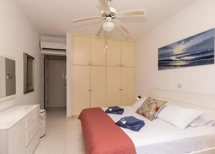 105 Kings Palace - Fabulous 2 Bed, 2 Bath, Large Patio With Garden - Sea Views