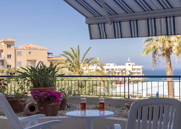 105 Kings Palace - Fabulous 2 Bed, 2 Bath, Large Patio With Garden - Sea Views アパート パ フォス