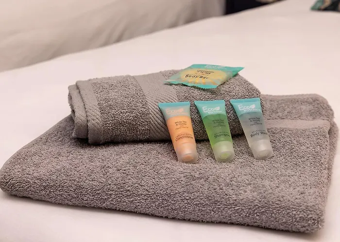 105 Kings Palace - Fabulous 2 Bed, 2 Bath, Large Patio With Garden - Sea Views パ フォス