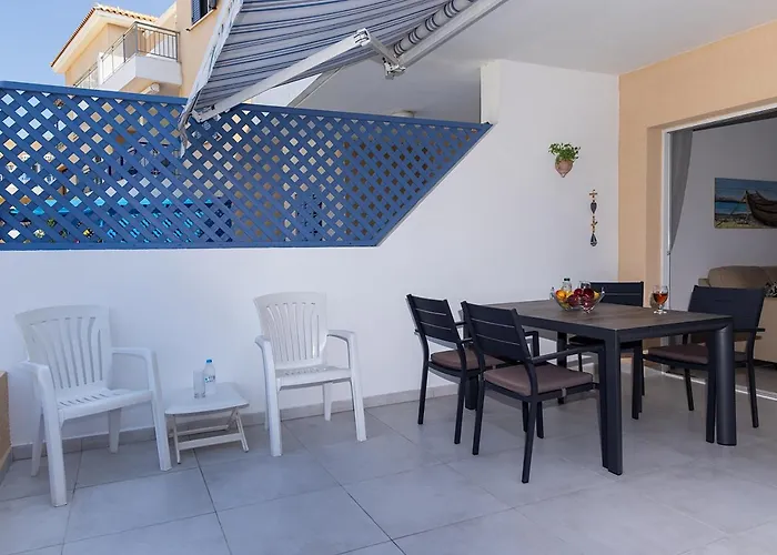 105 Kings Palace - Fabulous 2 Bed, 2 Bath, Large Patio With Garden - Sea Views