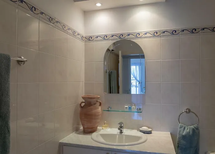 アパート 105 Kings Palace - Fabulous 2 Bed, 2 Bath, Large Patio With Garden - Sea Views パ フォス