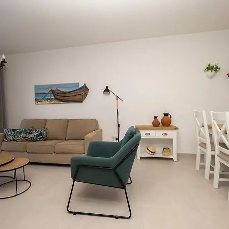 Apartmán 105 Kings Palace - Fabulous 2 Bed, 2 Bath, Large Patio With Garden - Sea Views Paphos